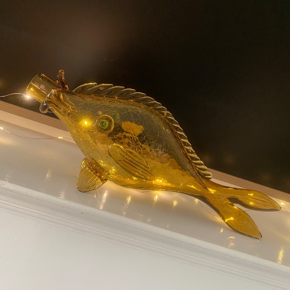 1960s I Empty Crackle Glass Horizontal Fish Wine Bottle - Picture 2 of 16